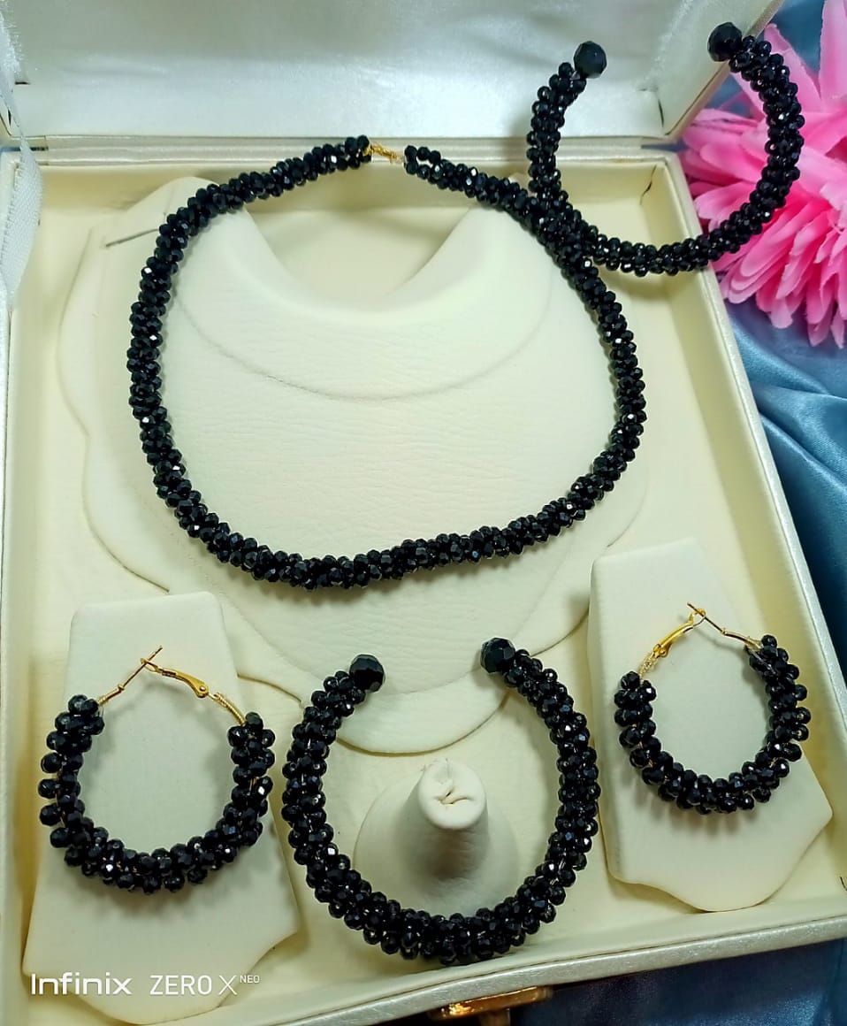 mala-black-set.jpg